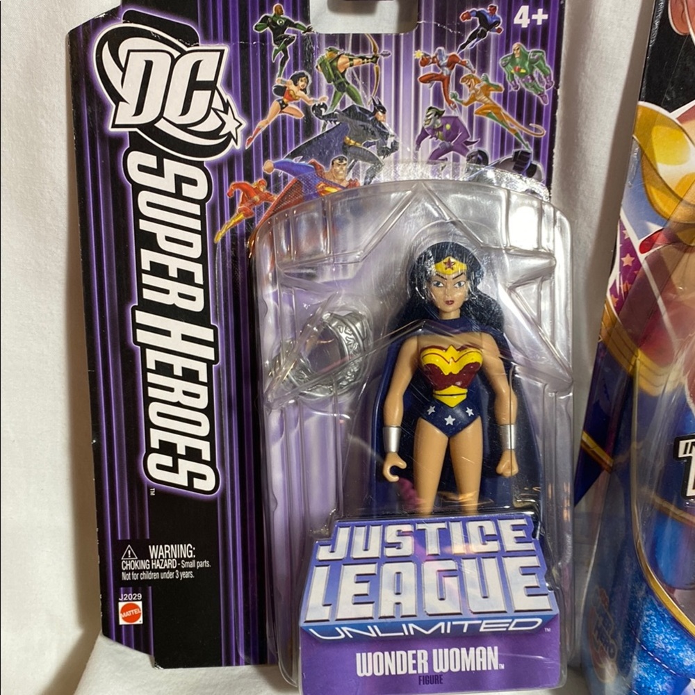 NIB Bundle of 6 DC Comic Wonder Woman Action Figures - Picture 2 of 8